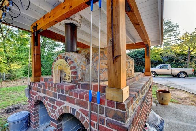 3852 Ivey Lane SW, Lilburn, GA 30047