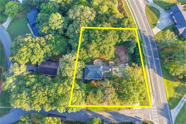 3852 Ivey Lane SW, Lilburn, GA 30047