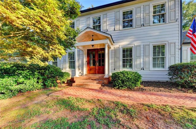 3852 Ivey Lane SW, Lilburn, GA 30047