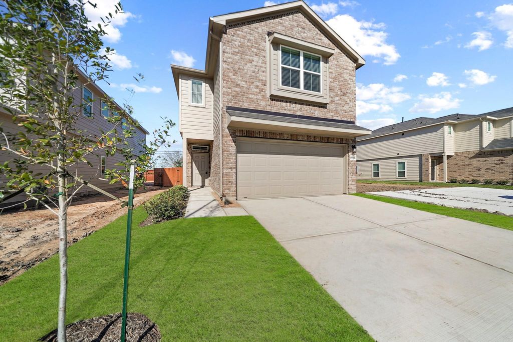 13425 Lucky Bill Lane, Houston, TX 77048
