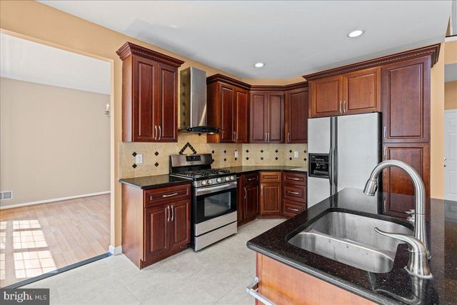 22 STANFORD DRIVE, Kendall Park, NJ 08824