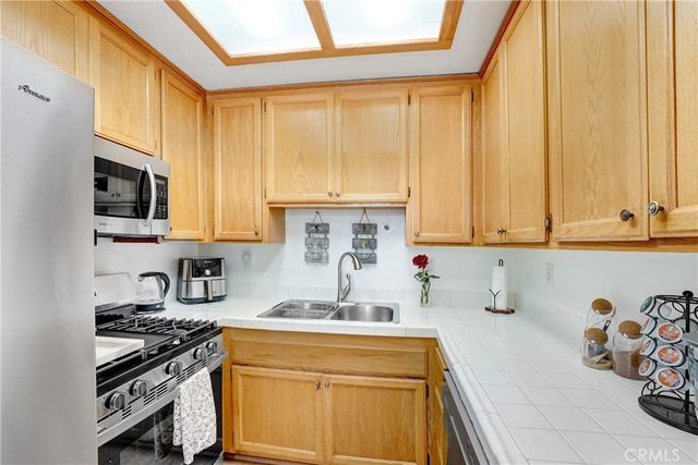 6551 Motz, Paramount, CA 90723