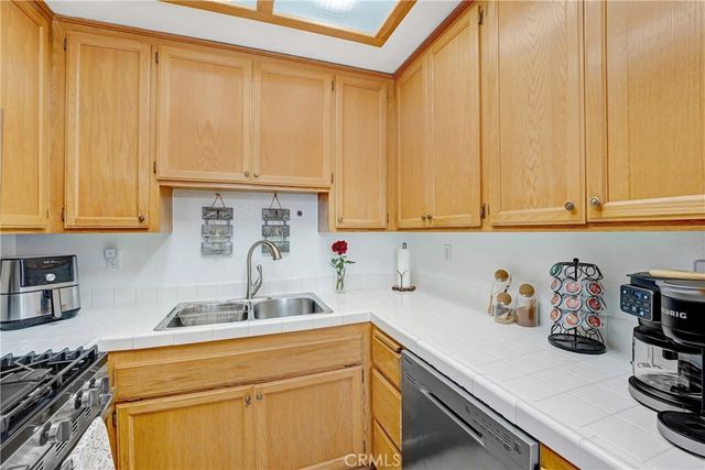 6551 Motz, Paramount, CA 90723