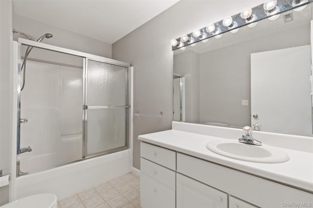 227 Panorama Court, Poughkeepsie, NY 12603