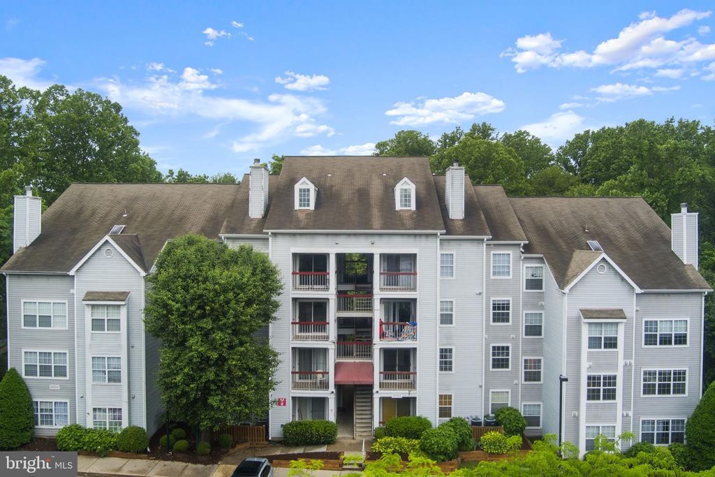 18504 Boysenberry Dr # 165-95, Gaithersburg, MD 20879