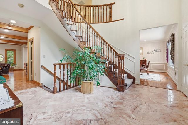 8605 CHERRY DR, Fairfax, VA 22031