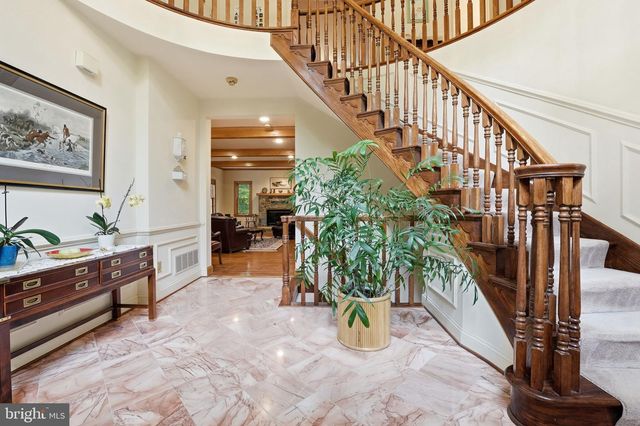 8605 CHERRY DR, Fairfax, VA 22031