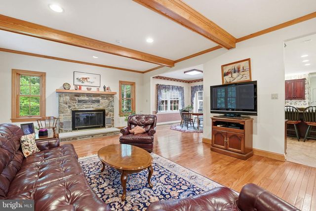 8605 CHERRY DR, Fairfax, VA 22031