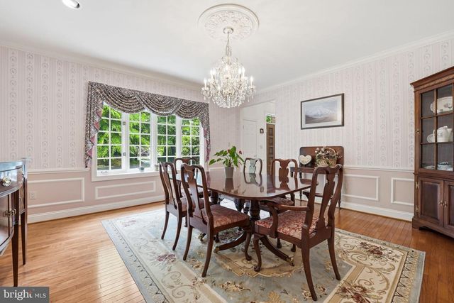 8605 CHERRY DR, Fairfax, VA 22031