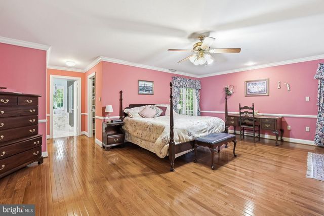 8605 CHERRY DR, Fairfax, VA 22031