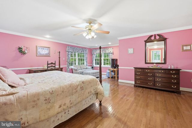 8605 CHERRY DR, Fairfax, VA 22031
