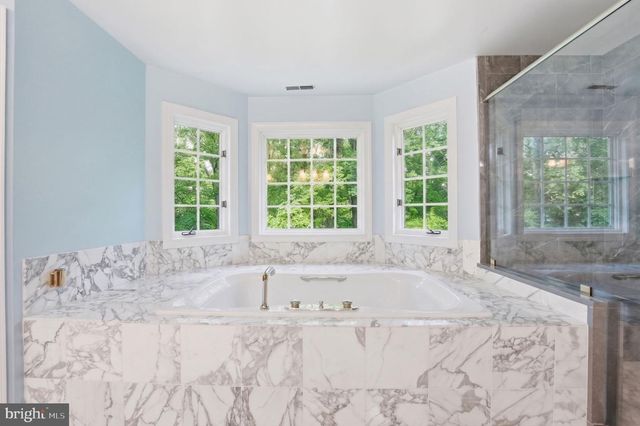 8605 CHERRY DR, Fairfax, VA 22031