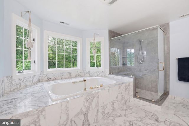 8605 CHERRY DR, Fairfax, VA 22031