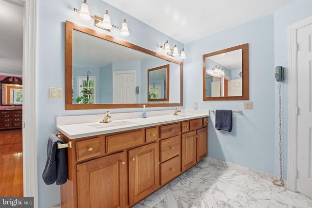8605 CHERRY DR, Fairfax, VA 22031
