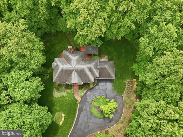 8605 CHERRY DR, Fairfax, VA 22031