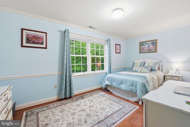 8605 CHERRY DR, Fairfax, VA 22031