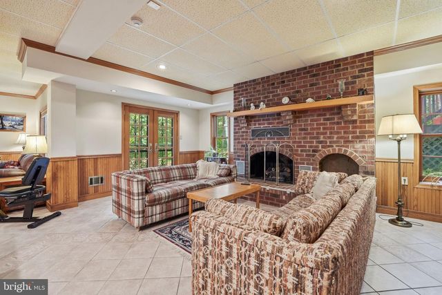 8605 CHERRY DR, Fairfax, VA 22031