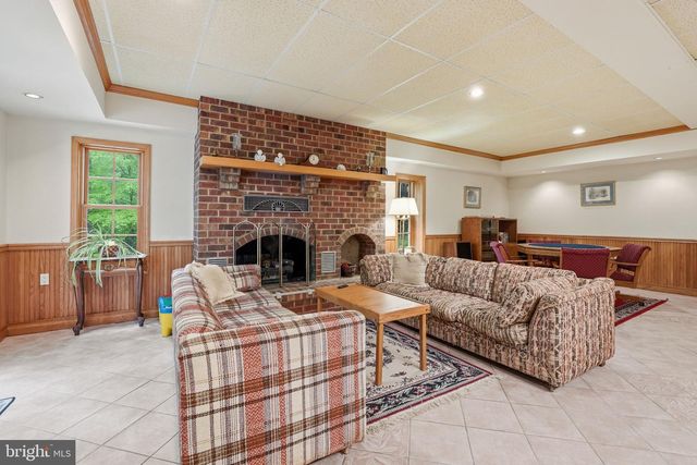 8605 CHERRY DR, Fairfax, VA 22031
