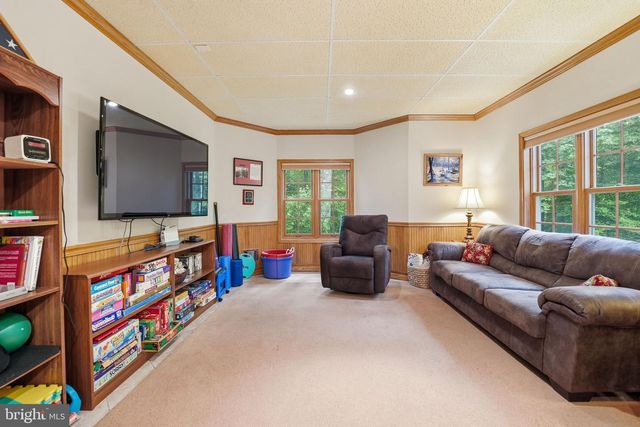 8605 CHERRY DR, Fairfax, VA 22031