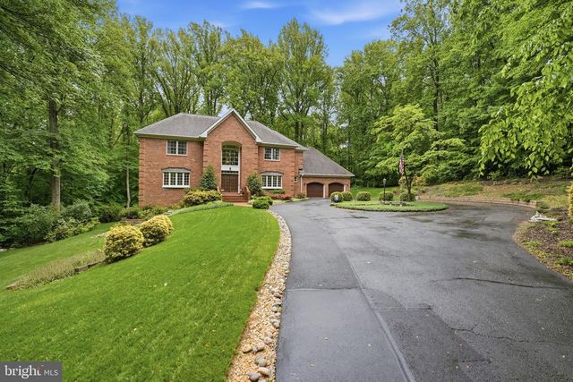 8605 CHERRY DR, Fairfax, VA 22031