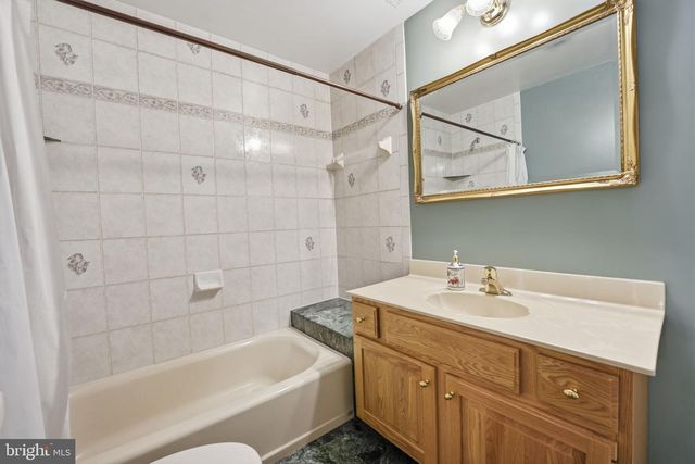 8605 CHERRY DR, Fairfax, VA 22031
