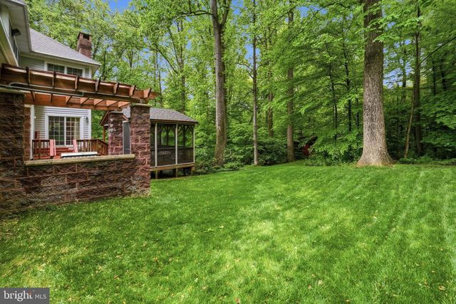 8605 CHERRY DR, Fairfax, VA 22031