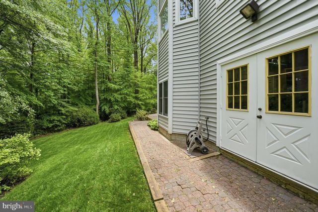 8605 CHERRY DR, Fairfax, VA 22031