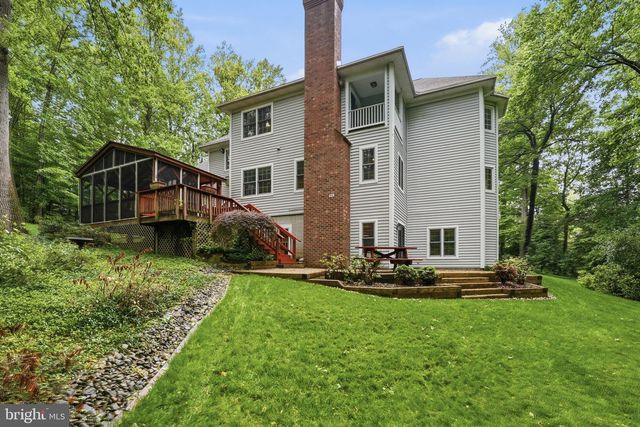 8605 CHERRY DR, Fairfax, VA 22031