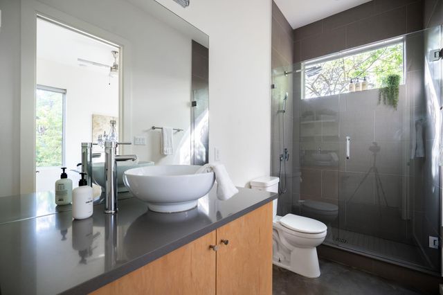 1302 S 5th ST B, Austin, TX 78704