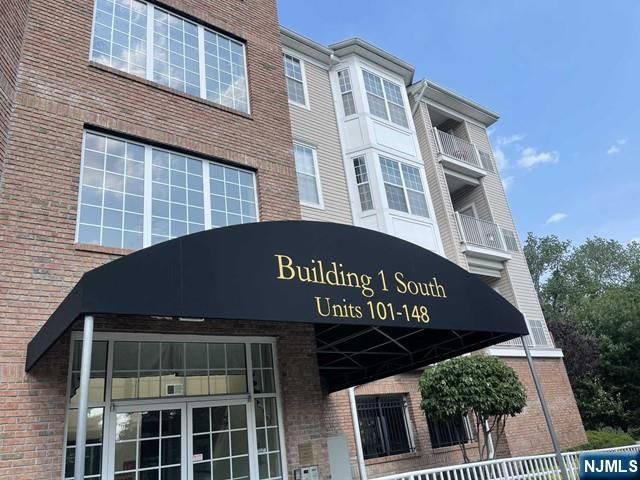 132 Cory Lane 132, Elmwood Park, NJ 07407