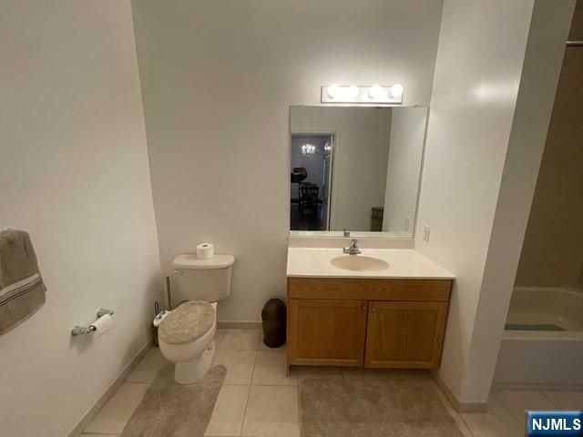 132 Cory Lane 132, Elmwood Park, NJ 07407