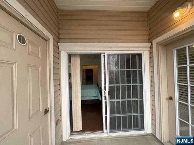 132 Cory Lane 132, Elmwood Park, NJ 07407