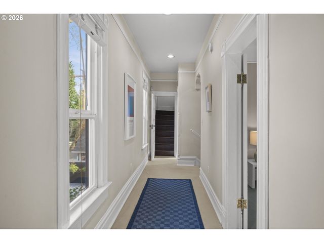 1232 Se BELMONT St, Portland, OR 97214