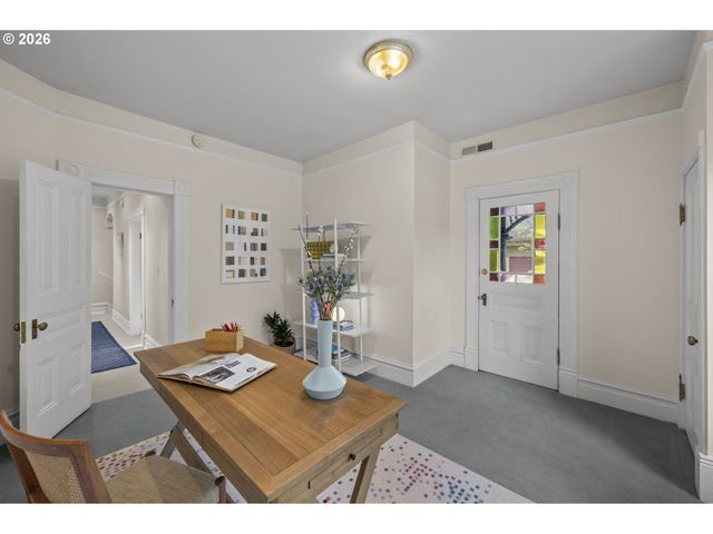 1232 Se BELMONT St, Portland, OR 97214