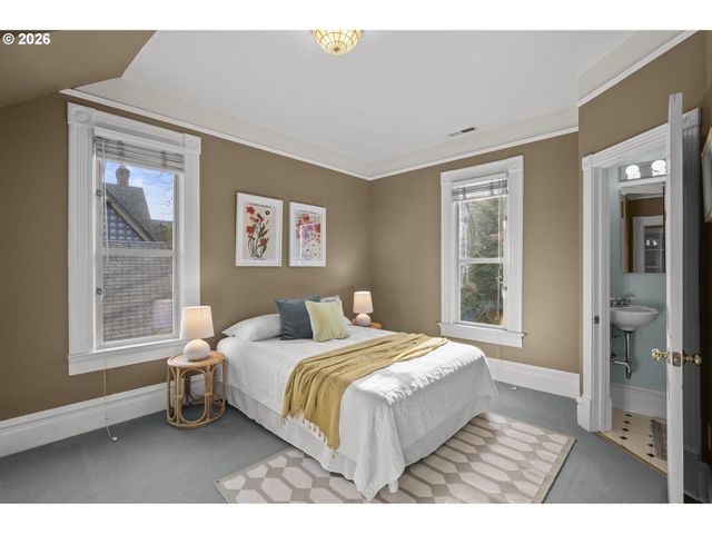 1232 Se BELMONT St, Portland, OR 97214