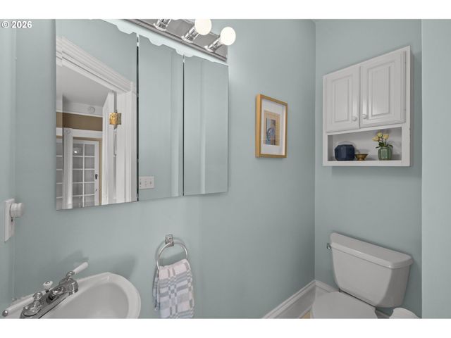 1232 Se BELMONT St, Portland, OR 97214