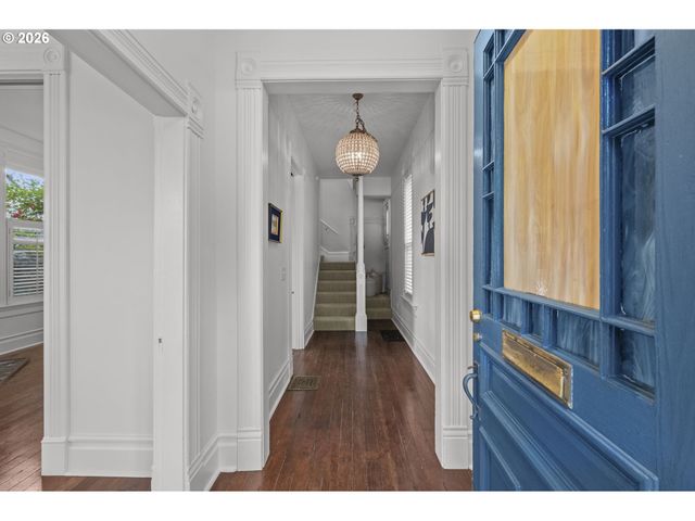 1232 Se BELMONT St, Portland, OR 97214