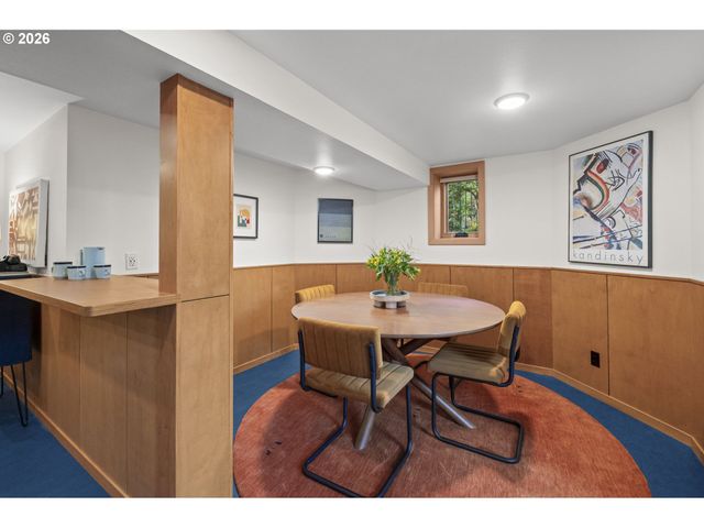 1232 Se BELMONT St, Portland, OR 97214