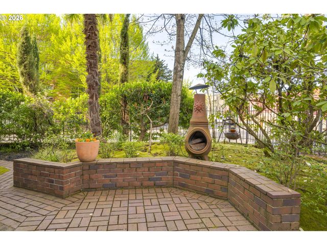 1232 Se BELMONT St, Portland, OR 97214