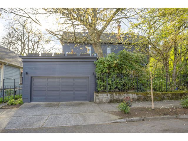 1232 Se BELMONT St, Portland, OR 97214