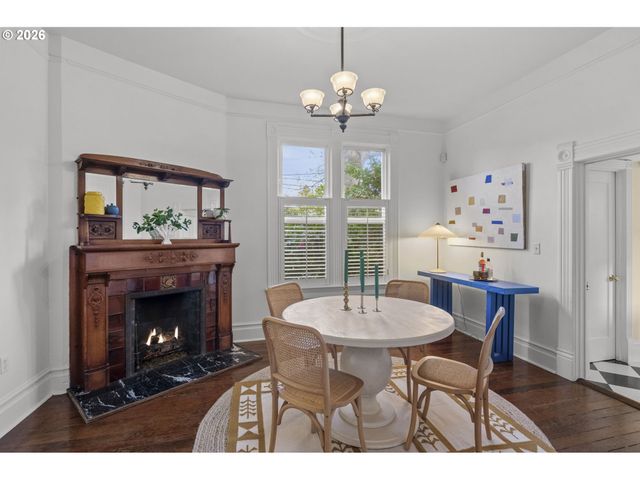 1232 Se BELMONT St, Portland, OR 97214