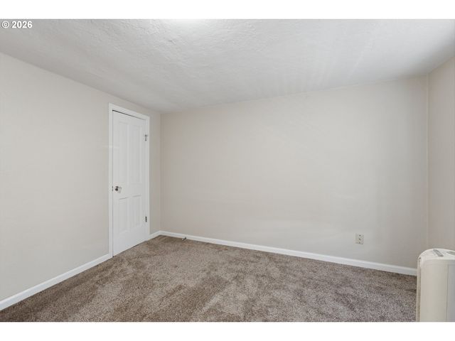 320 HIGH St, Oregon City, OR 97045