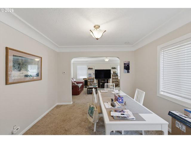 320 HIGH St, Oregon City, OR 97045