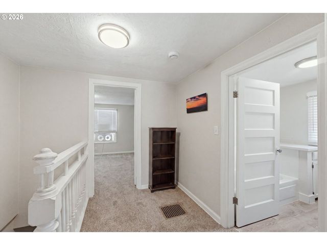 320 HIGH St, Oregon City, OR 97045