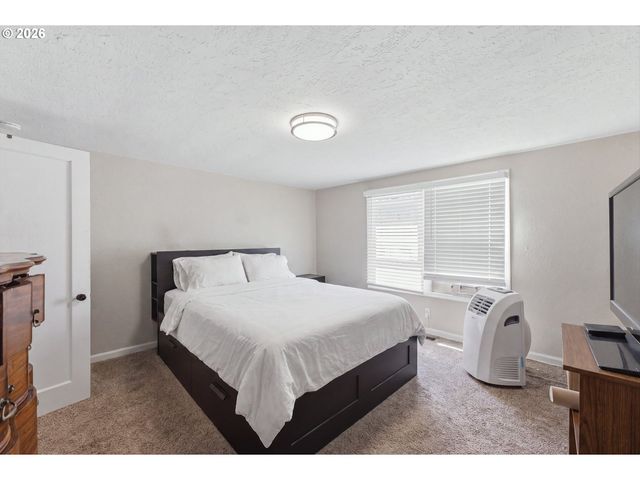 320 HIGH St, Oregon City, OR 97045