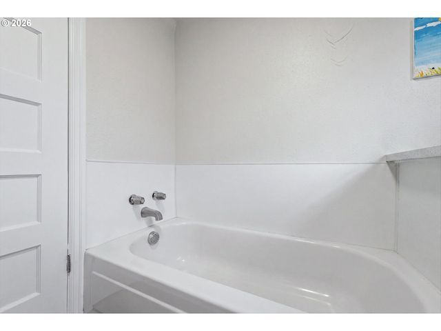 320 HIGH St, Oregon City, OR 97045