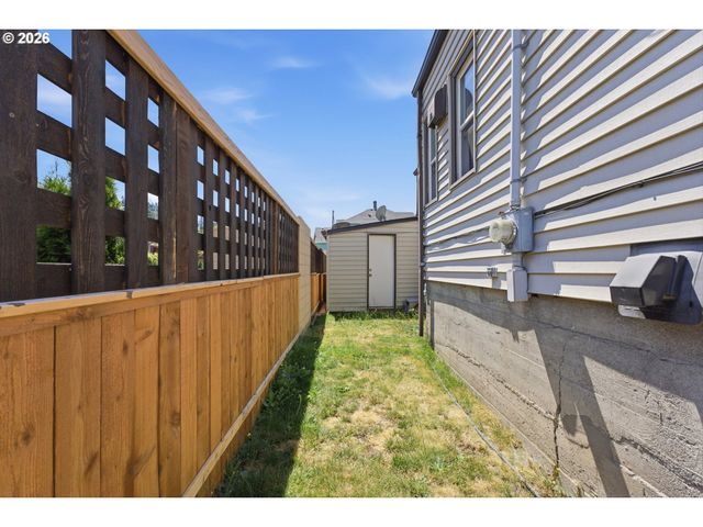 320 HIGH St, Oregon City, OR 97045