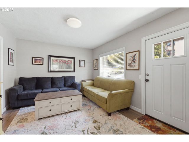 320 HIGH St, Oregon City, OR 97045