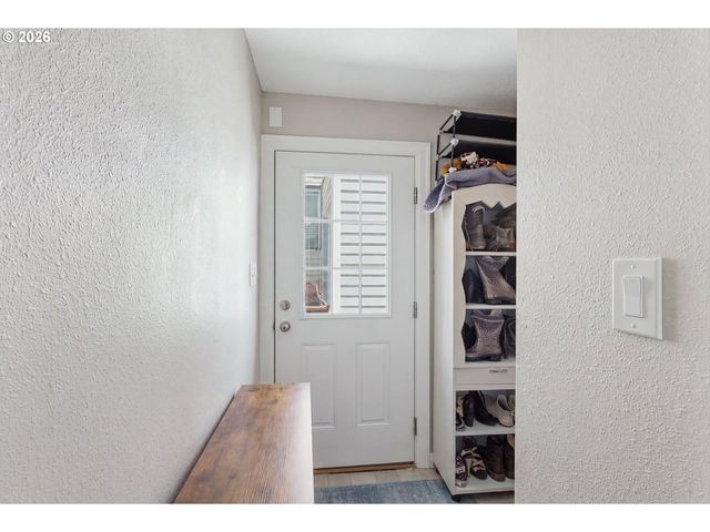 320 HIGH St, Oregon City, OR 97045