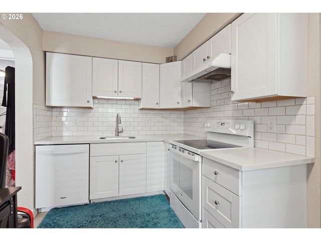 320 HIGH St, Oregon City, OR 97045